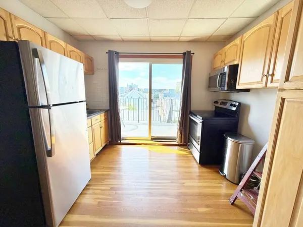 14 Cottage St #3, Boston, MA 02128