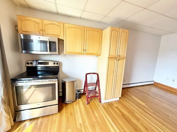 14 Cottage St #3, Boston, MA 02128