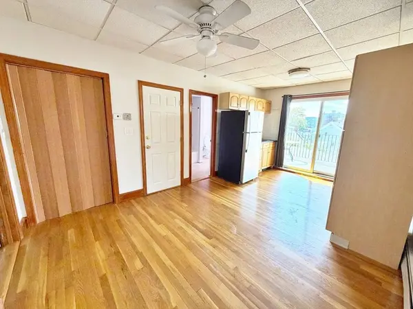 14 Cottage St #3, Boston, MA 02128