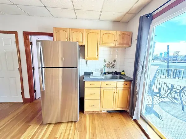 14 Cottage St #3, Boston, MA 02128