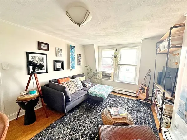 242 Princeton St #3, Boston, MA 02128