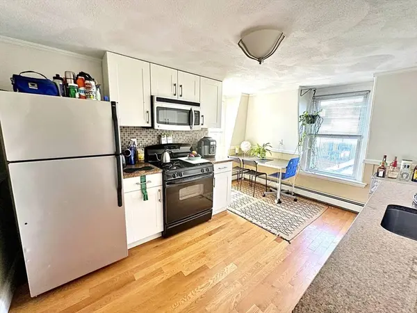 242 Princeton St #3, Boston, MA 02128