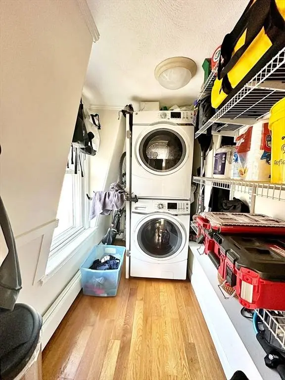 242 Princeton St #3, Boston, MA 02128