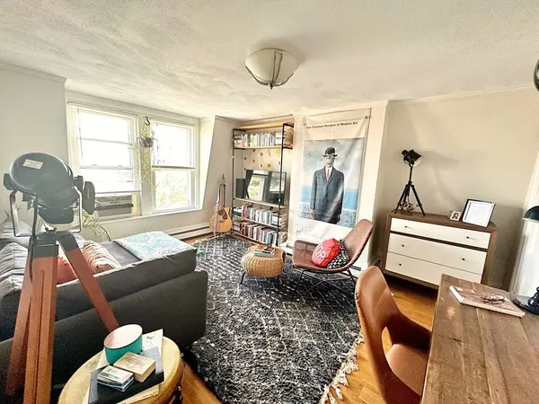 242 Princeton St #3, Boston, MA 02128