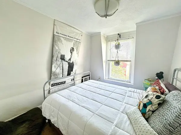 242 Princeton St #3, Boston, MA 02128