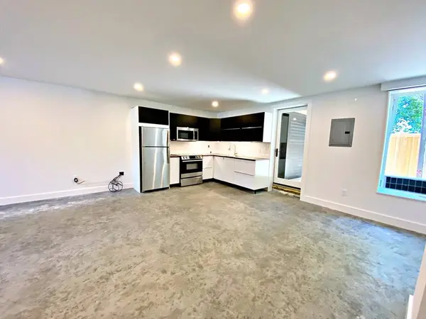 406 Sumner St #1, Boston, MA 02128