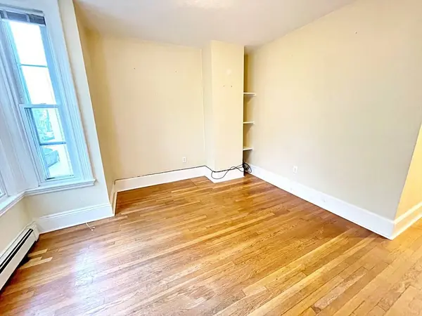 242 Princeton St #1, Boston, MA 02128