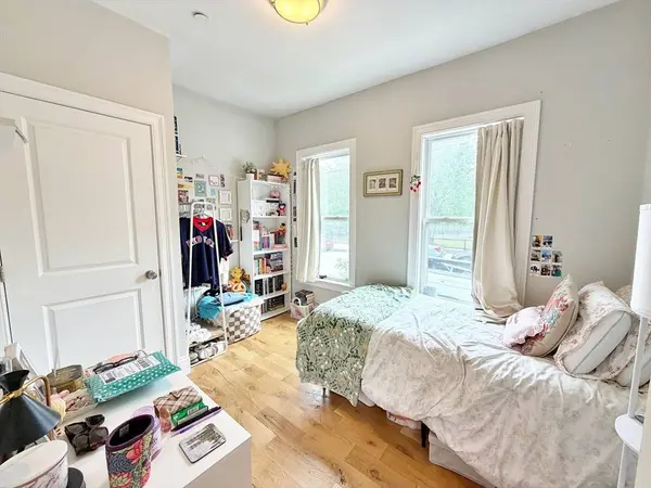 220 Bremen St #1, Boston, MA 02128