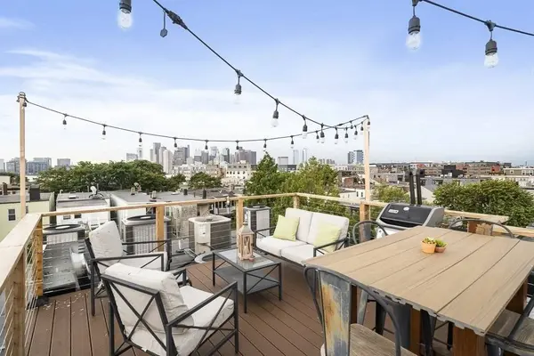 303 Sumner St #3R, Boston, MA 02128