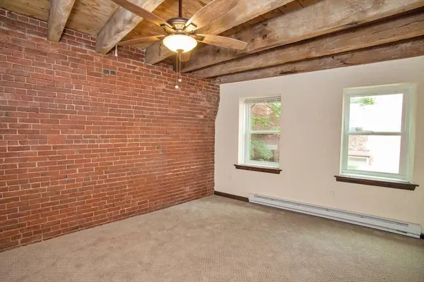 146 Commercial St #4, Boston, MA 02109