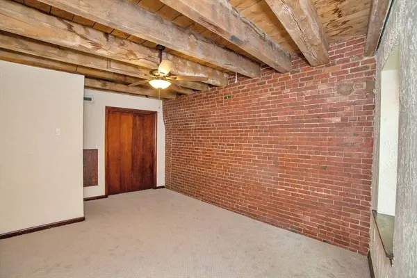 146 Commercial St #4, Boston, MA 02109