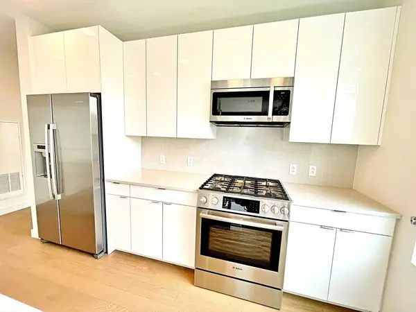 45 Lewis St #518, Boston, MA 02128