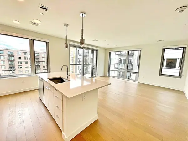 45 Lewis St #518, Boston, MA 02128