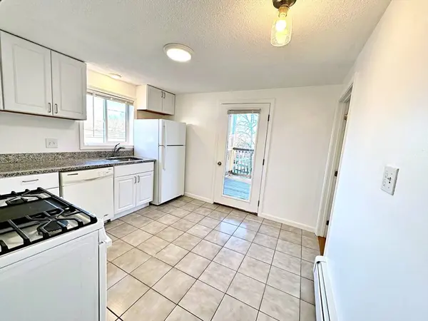40 Jeffries St #3, Boston, MA 02128