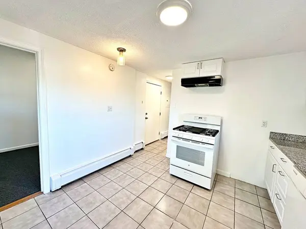 40 Jeffries St #3, Boston, MA 02128