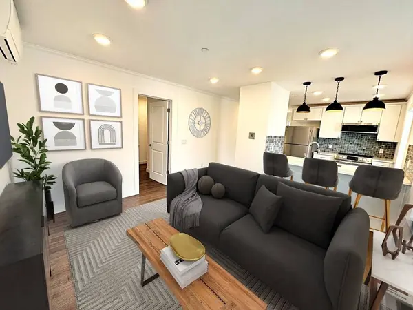 33 Leyden St #6