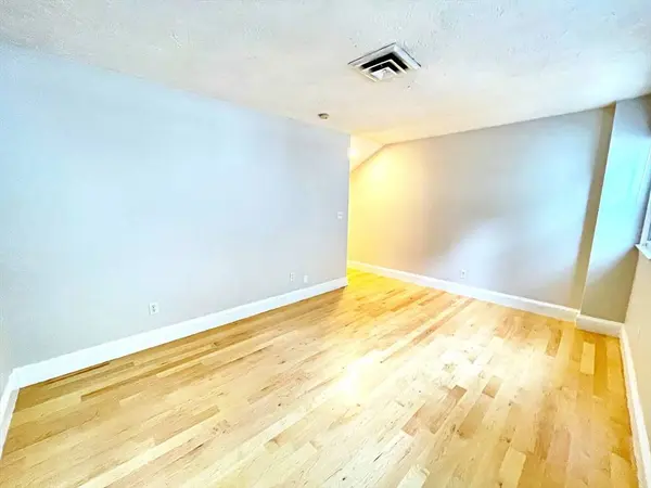 182 Cottage St #101, Boston, MA 02128