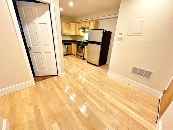 182 Cottage St #101, Boston, MA 02128