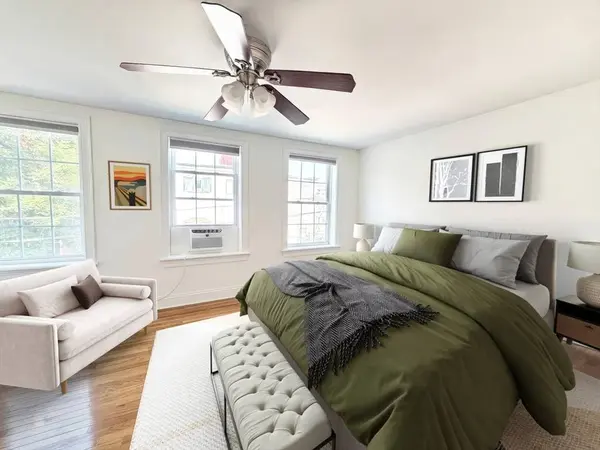 147 Everett St #2, Boston, MA 02128