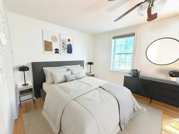 147 Everett St #2, Boston, MA 02128