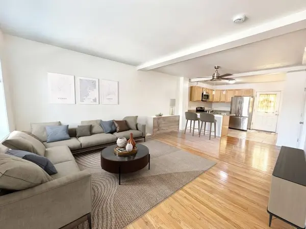 147 Everett St #2, Boston, MA 02128