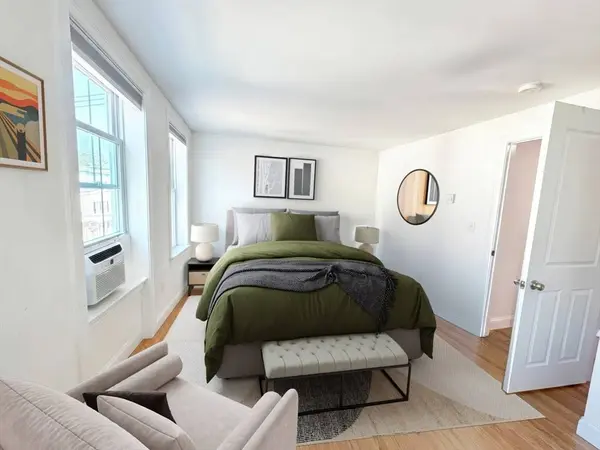 147 Everett St #2, Boston, MA 02128
