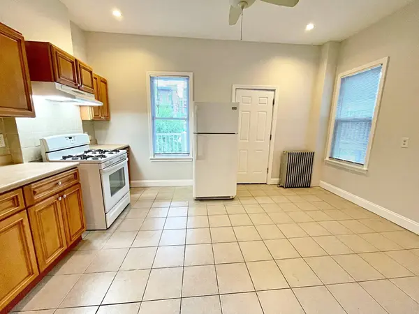92 Webster St #1, Boston, MA 02128