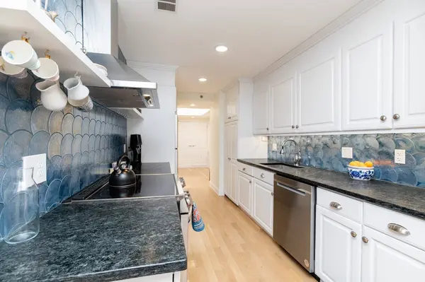 1 Seal Harbor #916, Winthrop, MA 02152