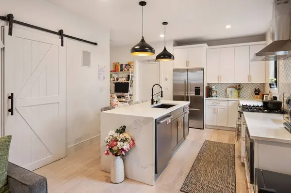 228 Webster St #1, Boston, MA 02128