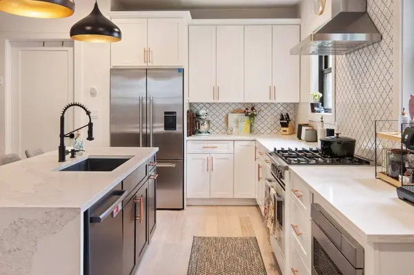 228 Webster St #1, Boston, MA 02128