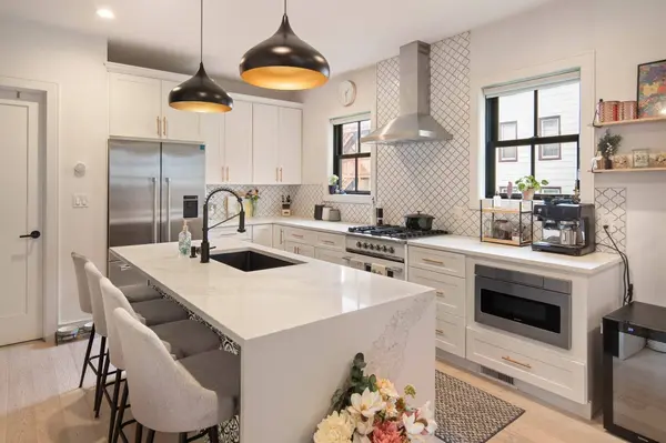 228 Webster St #1, Boston, MA 02128