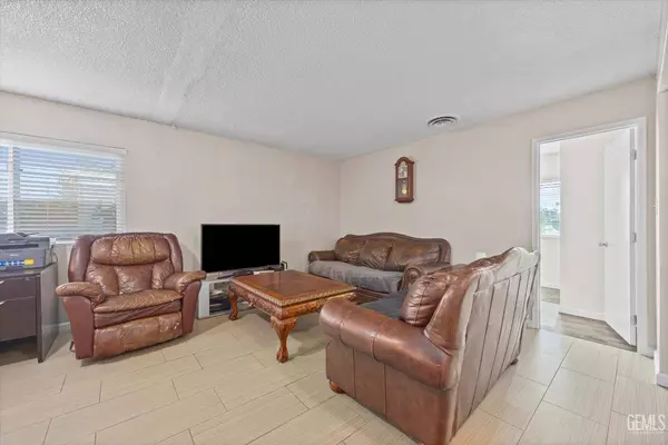 4501 Chadbourn Street, Bakersfield, CA 93307