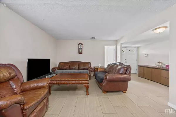 4501 Chadbourn Street, Bakersfield, CA 93307