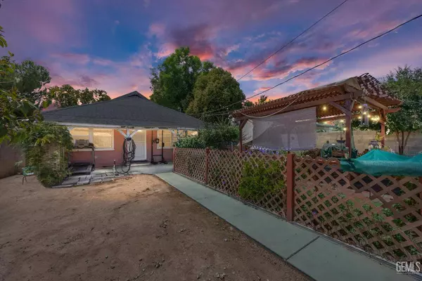 818 Oregon Street, Bakersfield, CA 93305