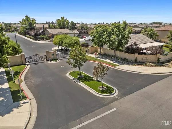 15541 Montalone Place, Bakersfield, CA 93314