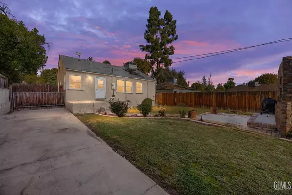 2871 N Inyo Street, Bakersfield, CA 93305