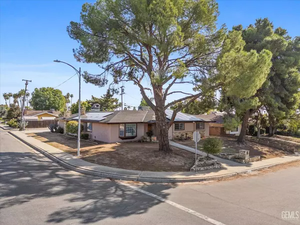 3913 Crescent Drive, Bakersfield, CA 93306