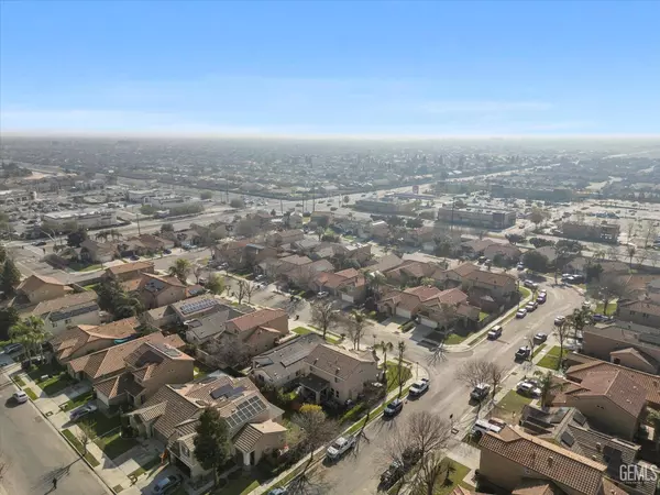 6629 Starbright Drive, Bakersfield, CA 93313