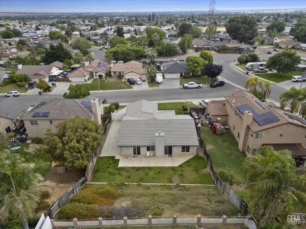 232 Camwood Avenue, Bakersfield, CA 93308