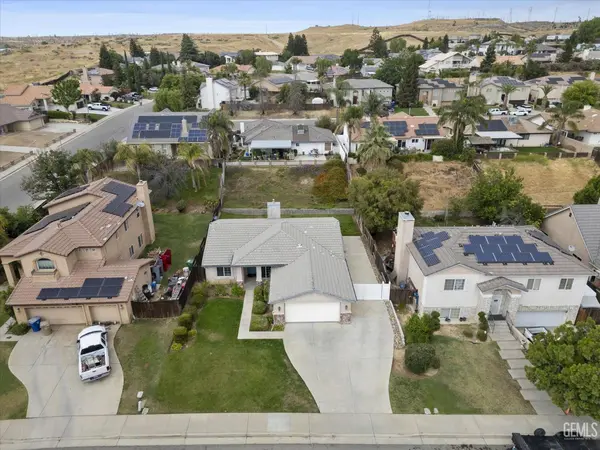 232 Camwood Avenue, Bakersfield, CA 93308