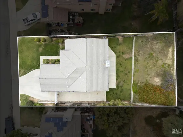 232 Camwood Avenue, Bakersfield, CA 93308