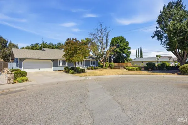 813 Holiday Way, Chowchilla, CA 93610