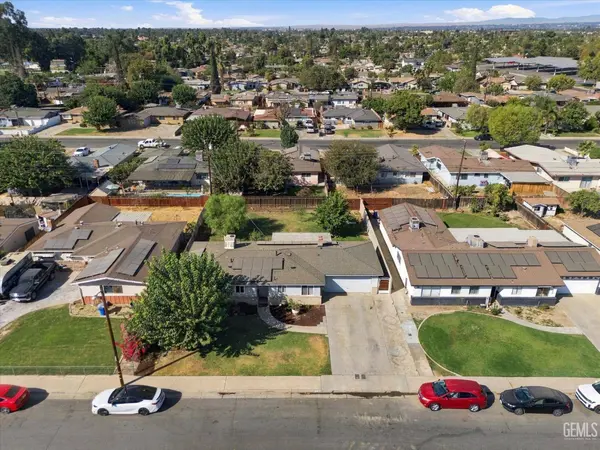 1324 Emery Avenue, Bakersfield, CA 93304