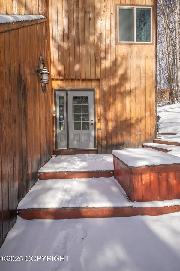 27333 Golden Eagle CT, Chugiak, AK 99567