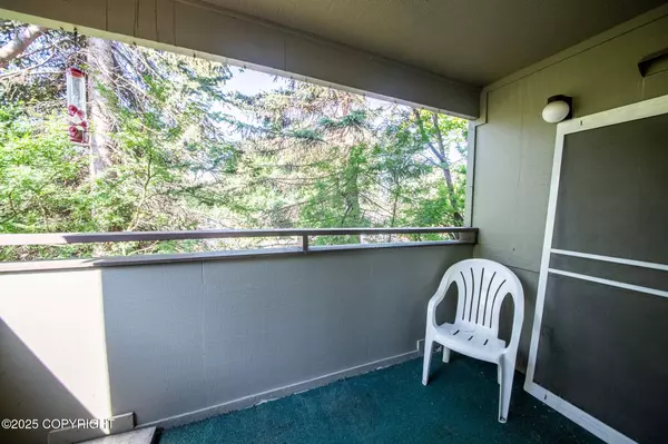 9307 Jewel Lake RD, Anchorage, AK 99502