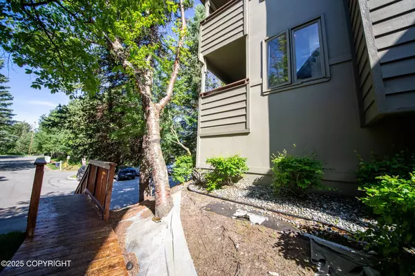 9307 Jewel Lake RD, Anchorage, AK 99502