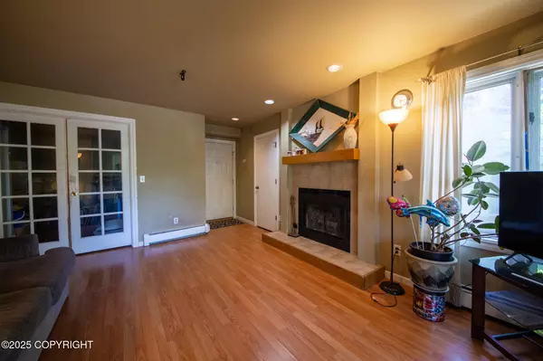 9307 Jewel Lake RD, Anchorage, AK 99502