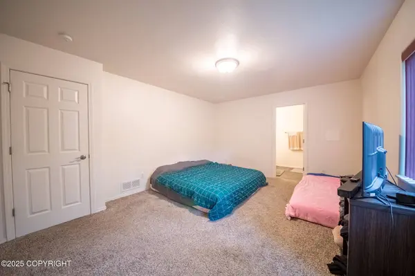 13939 Fire Creek Trail Dr 21, Eagle River, AK 99577