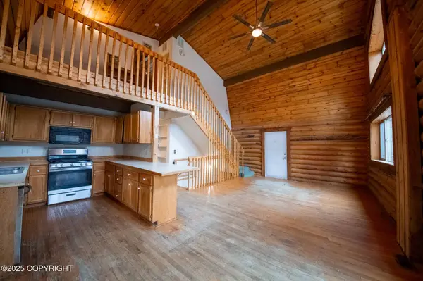 6840 S Hallie DR, Wasilla, AK 99623