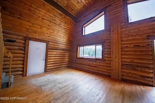 6840 S Hallie DR, Wasilla, AK 99623